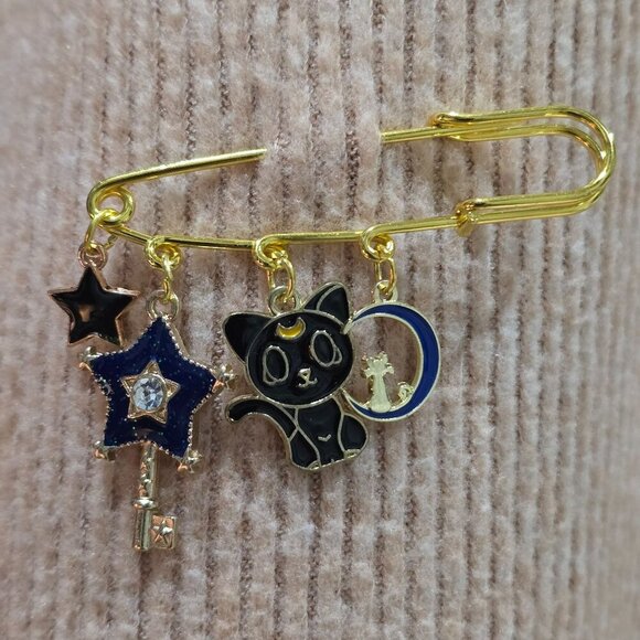 Gold Cat & Star Safety Pin Brooch – Celestial Charm Enamel Gothcore Accessory - Picture 1 of 4